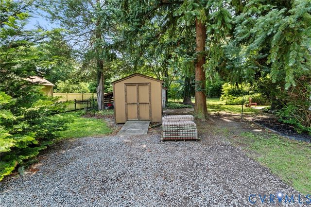 103 N James St, Ashland, VA 23005