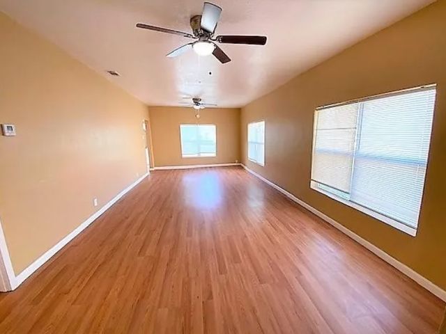 909 S Montgomery Street, Sherman, TX 75090