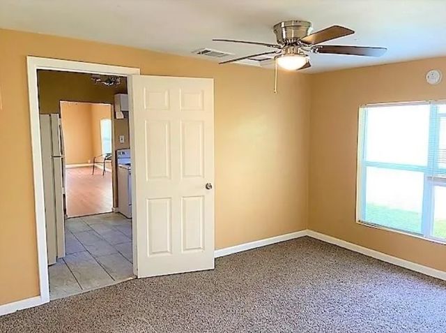 909 S Montgomery Street, Sherman, TX 75090