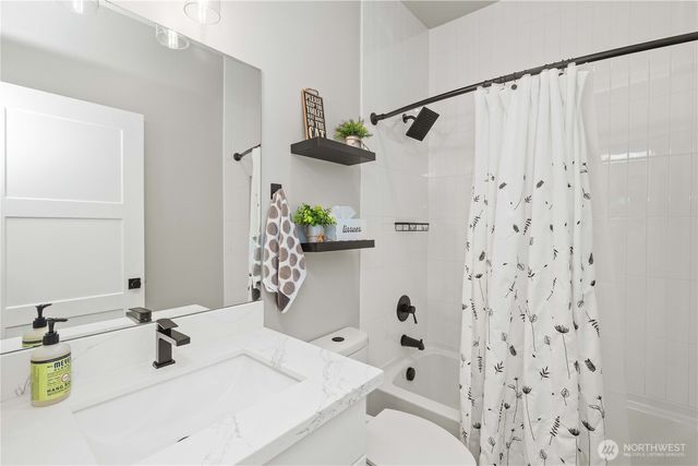 1208 Harrington Avenue NE, Renton, WA 98056