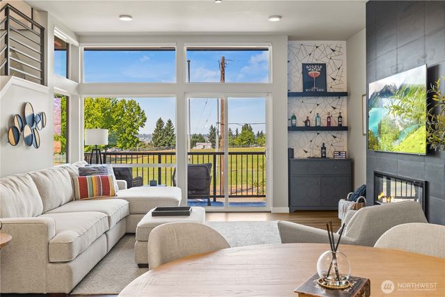 1208 Harrington Avenue NE, Renton, WA 98056