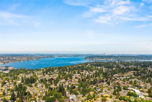 1208 Harrington Avenue NE, Renton, WA 98056