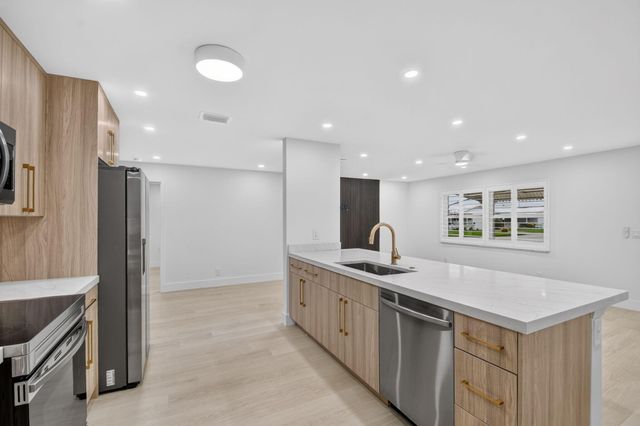 1304 SW 23rd Street, Boynton Beach, FL 33426