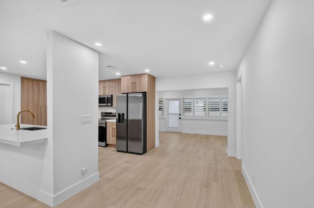 1304 SW 23rd Street, Boynton Beach, FL 33426