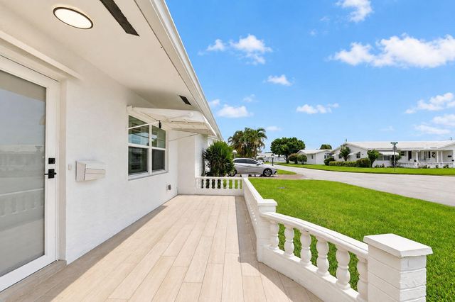 1304 SW 23rd Street, Boynton Beach, FL 33426