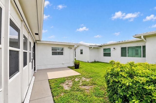 1304 SW 23rd Street, Boynton Beach, FL 33426