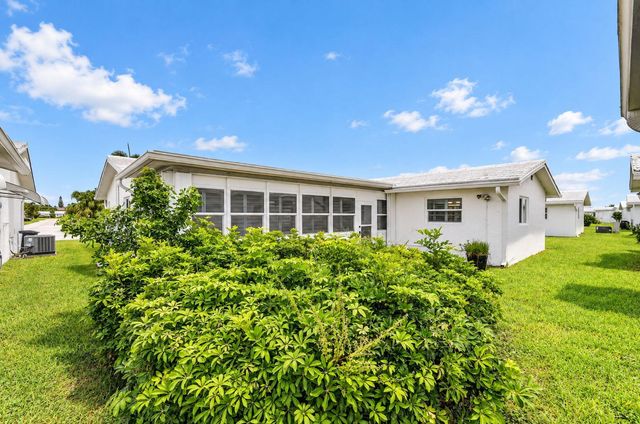 1304 SW 23rd Street, Boynton Beach, FL 33426