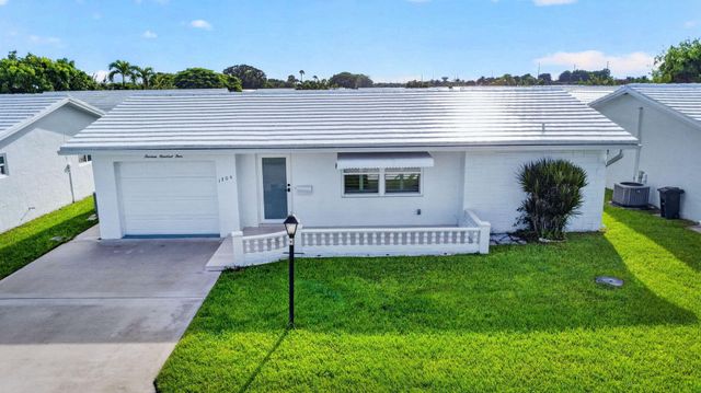 1304 SW 23rd Street, Boynton Beach, FL 33426