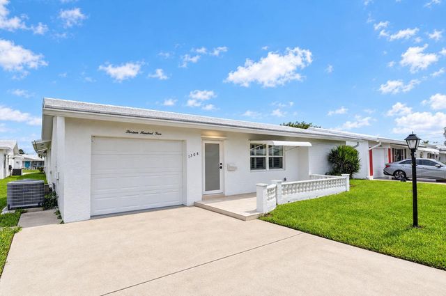 1304 SW 23rd Street, Boynton Beach, FL 33426