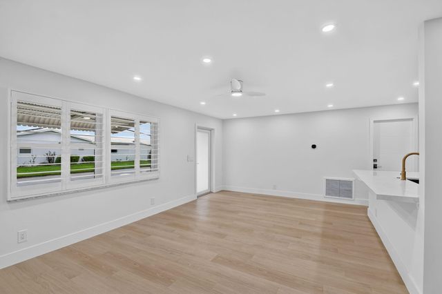 1304 SW 23rd Street, Boynton Beach, FL 33426