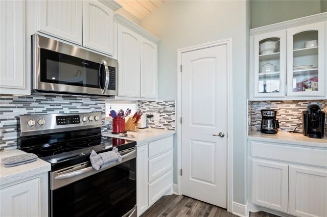 935 Eastview B, Port Bolivar, TX 77650