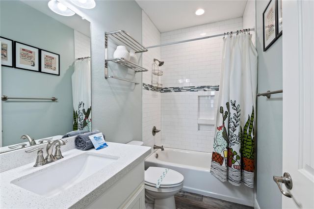 935 Eastview B, Port Bolivar, TX 77650