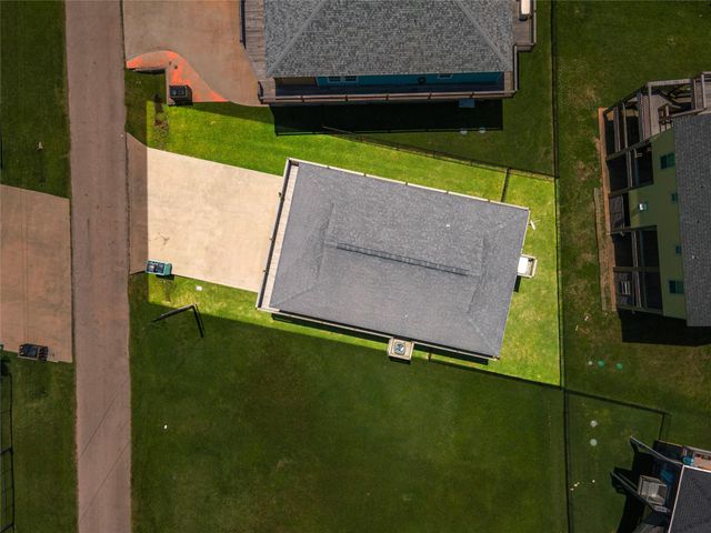 935 Eastview B, Port Bolivar, TX 77650