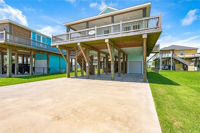 935 Eastview B, Port Bolivar, TX 77650