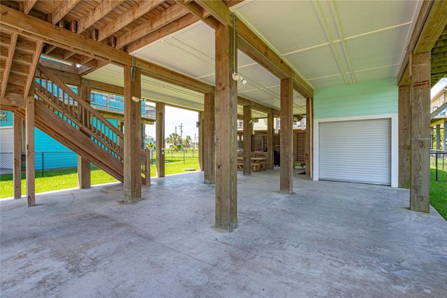 935 Eastview B, Port Bolivar, TX 77650