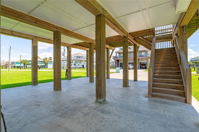 935 Eastview B, Port Bolivar, TX 77650