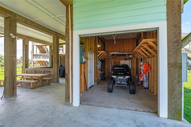 935 Eastview B, Port Bolivar, TX 77650