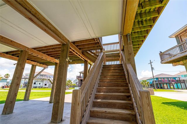 935 Eastview B, Port Bolivar, TX 77650