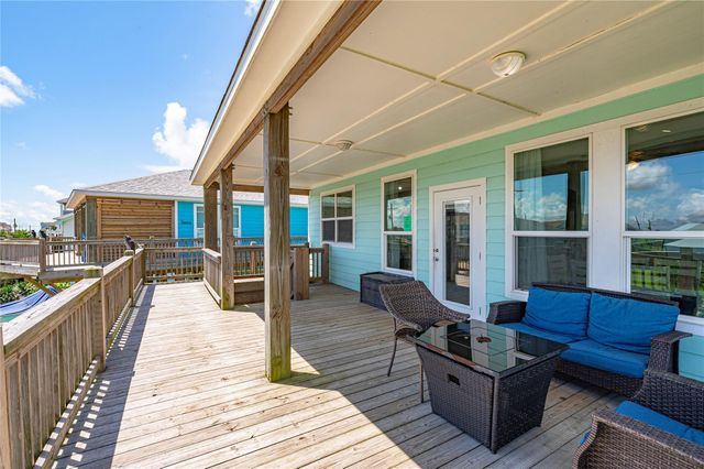 935 Eastview B, Port Bolivar, TX 77650