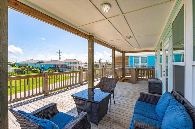 935 Eastview B, Port Bolivar, TX 77650