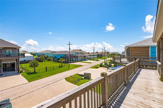 935 Eastview B, Port Bolivar, TX 77650