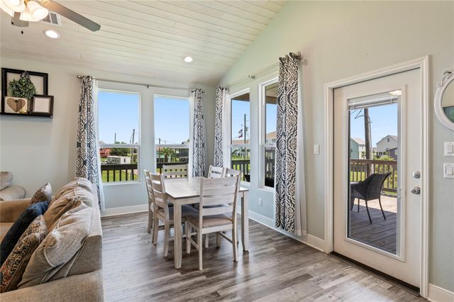 935 Eastview B, Port Bolivar, TX 77650