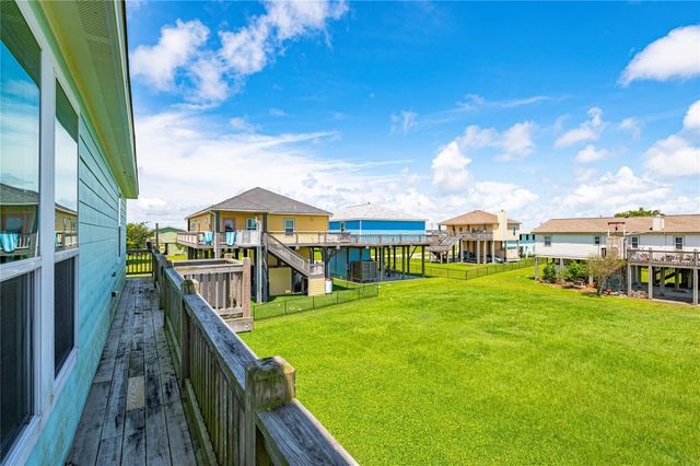 935 Eastview B, Port Bolivar, TX 77650