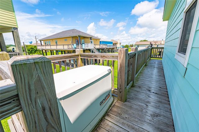 935 Eastview B, Port Bolivar, TX 77650