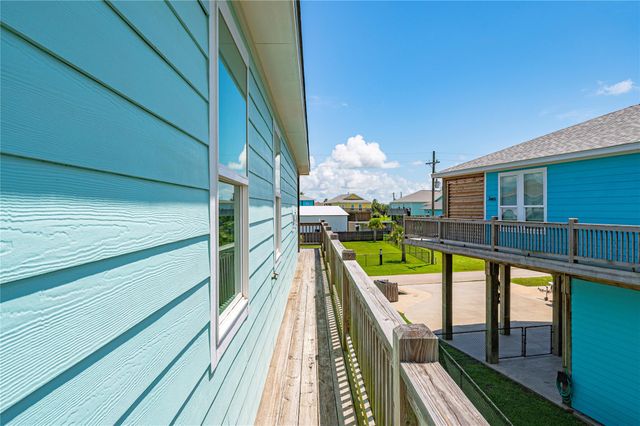935 Eastview B, Port Bolivar, TX 77650