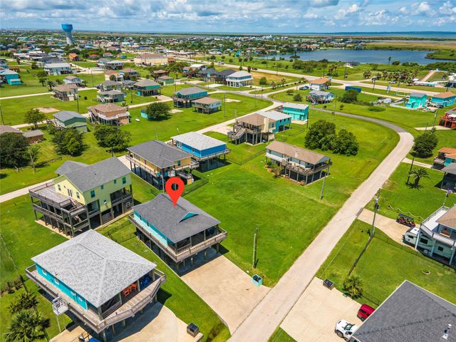 935 Eastview B, Port Bolivar, TX 77650