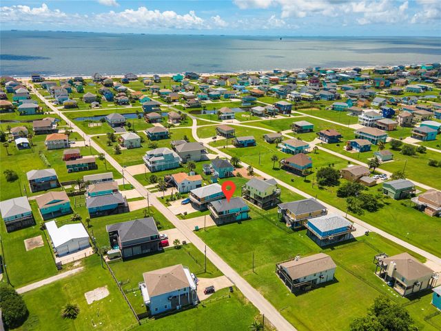 935 Eastview B, Port Bolivar, TX 77650