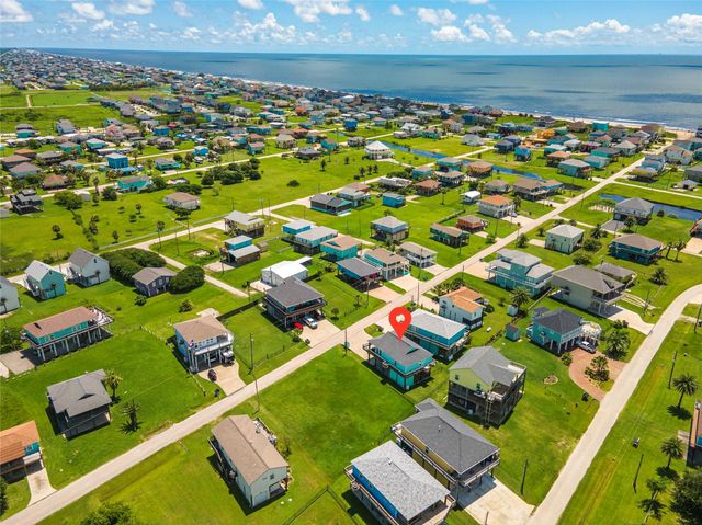 935 Eastview B, Port Bolivar, TX 77650