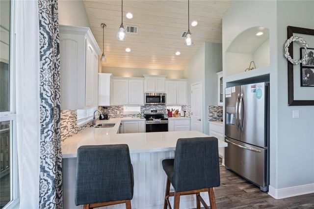 935 Eastview B, Port Bolivar, TX 77650