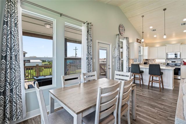 935 Eastview B, Port Bolivar, TX 77650
