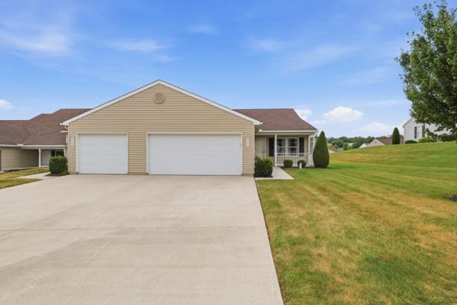 1366 CHAMI DR, Spring Grove, PA 17362