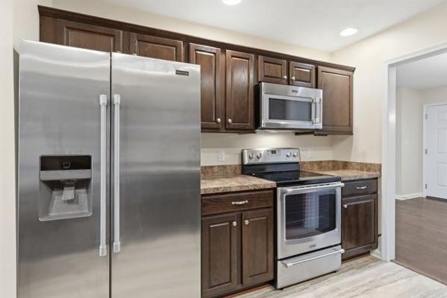 1366 CHAMI DR, Spring Grove, PA 17362