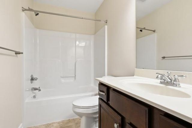1366 CHAMI DR, Spring Grove, PA 17362