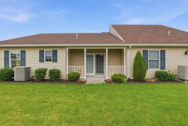 1366 CHAMI DR, Spring Grove, PA 17362