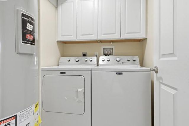 1366 CHAMI DR, Spring Grove, PA 17362