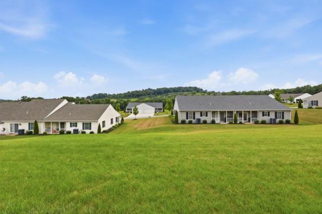 1366 CHAMI DR, Spring Grove, PA 17362