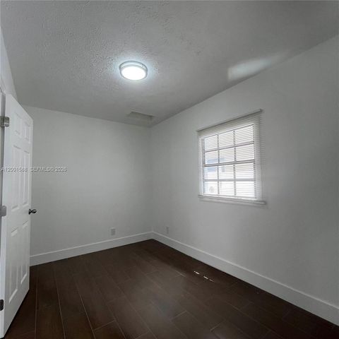 8 S C St, Lake Worth, FL 33460