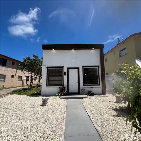 8 S C St, Lake Worth, FL 33460
