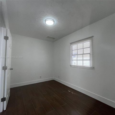 8 S C St, Lake Worth, FL 33460