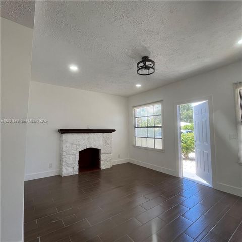 8 S C St, Lake Worth, FL 33460