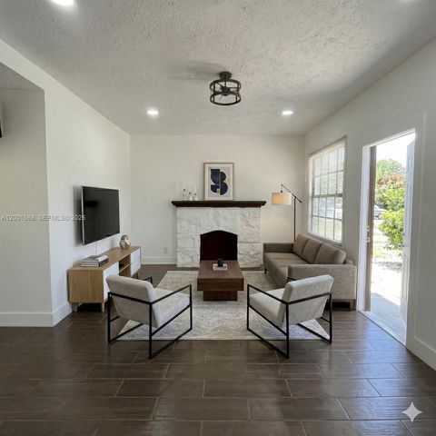 8 S C St, Lake Worth, FL 33460