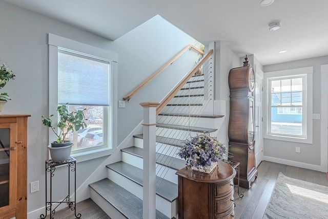 102 Edgewater Rd, Hull, MA 02045