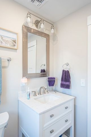 102 Edgewater Rd, Hull, MA 02045