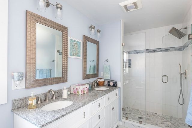 102 Edgewater Rd, Hull, MA 02045