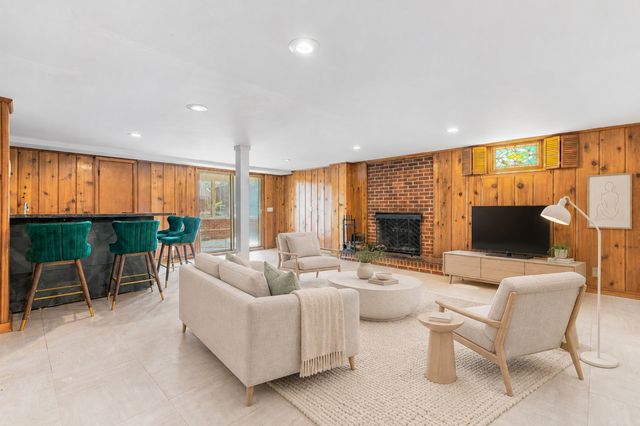 2711 Noonan Dr, Nashville, TN 37206