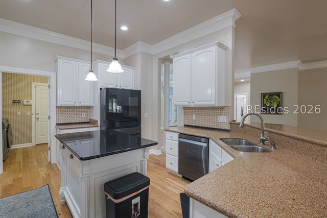 7 S Point Ct, Bluffton, SC 29910